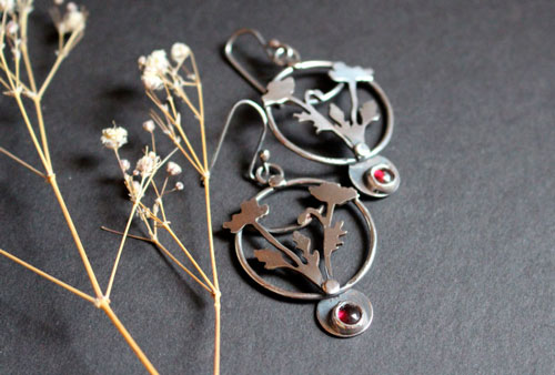 Wild poppy, flower earrings in sterling silver and garnet