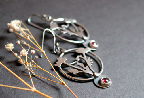 Wild poppy, flower earrings in sterling silver and garnet