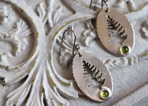 Xylia, tree from the forest earrings in sterling silver and peridot