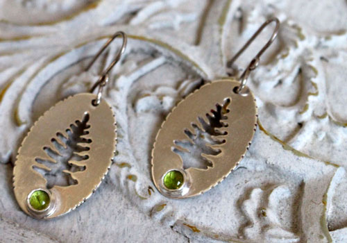 Xylia, tree from the forest earrings in sterling silver and peridot