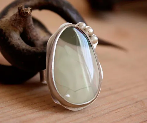 Yanagi, meditative pond ring in silver and Willow Creek jasper