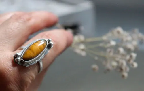 Zephyrine, sterling silver ring with a gemstone of your choice: onyx, Tiger’s Eye, howlite, red agate or green agate
