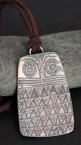 Neolithic owl necklace from spanish copper age