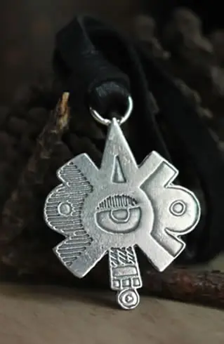 Necklace using the Borbonicus Codex Glyph