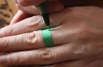 Mark on the paper ring sizer