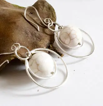 Howlite, history and healing properties