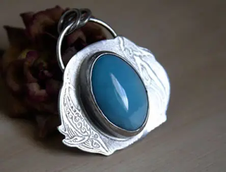 Larimar stone, history and healing properties