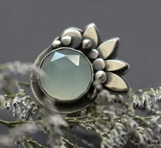Symbolism and properties of light blue stones
