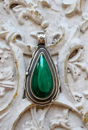 Lithotherapy of malachite