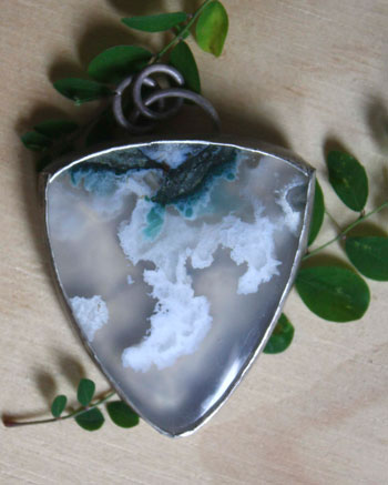 Moss agate, history and healing properties